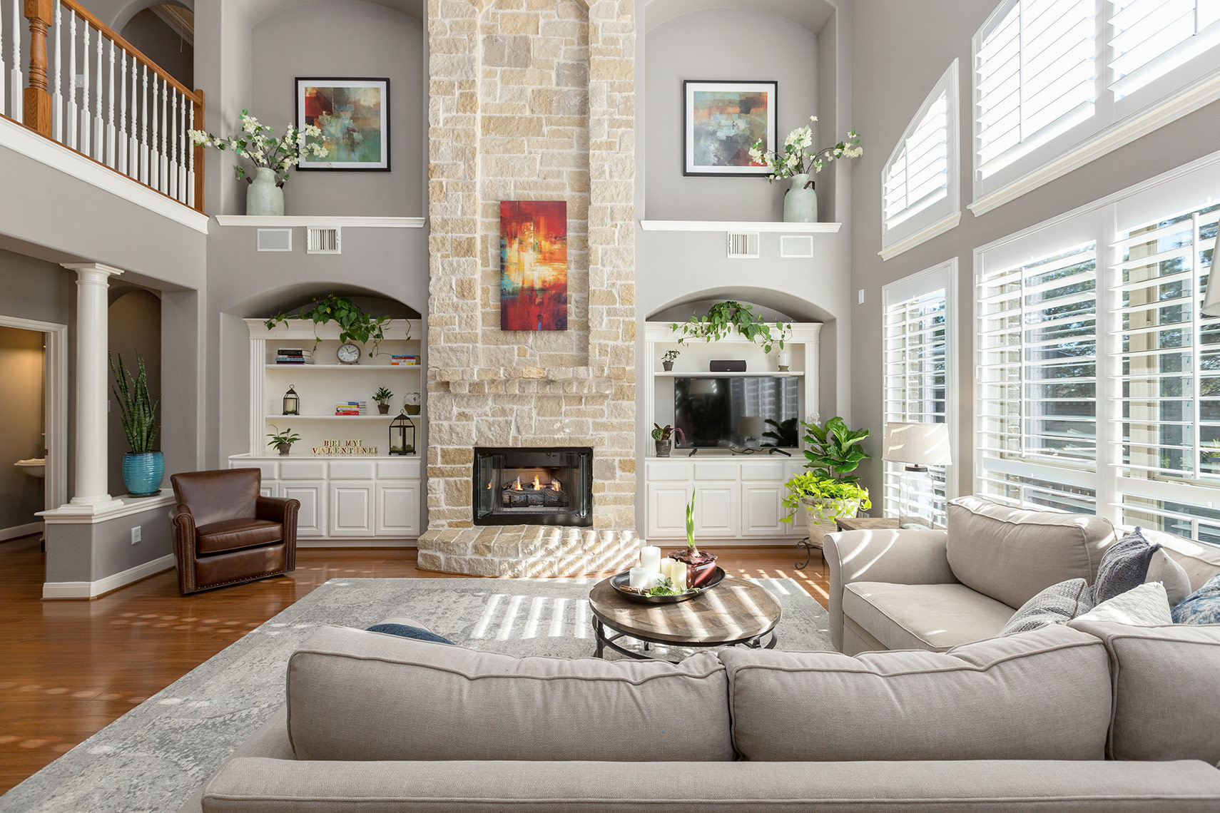 Luxurious-living-room-in-Kingwood-real-estate-photography